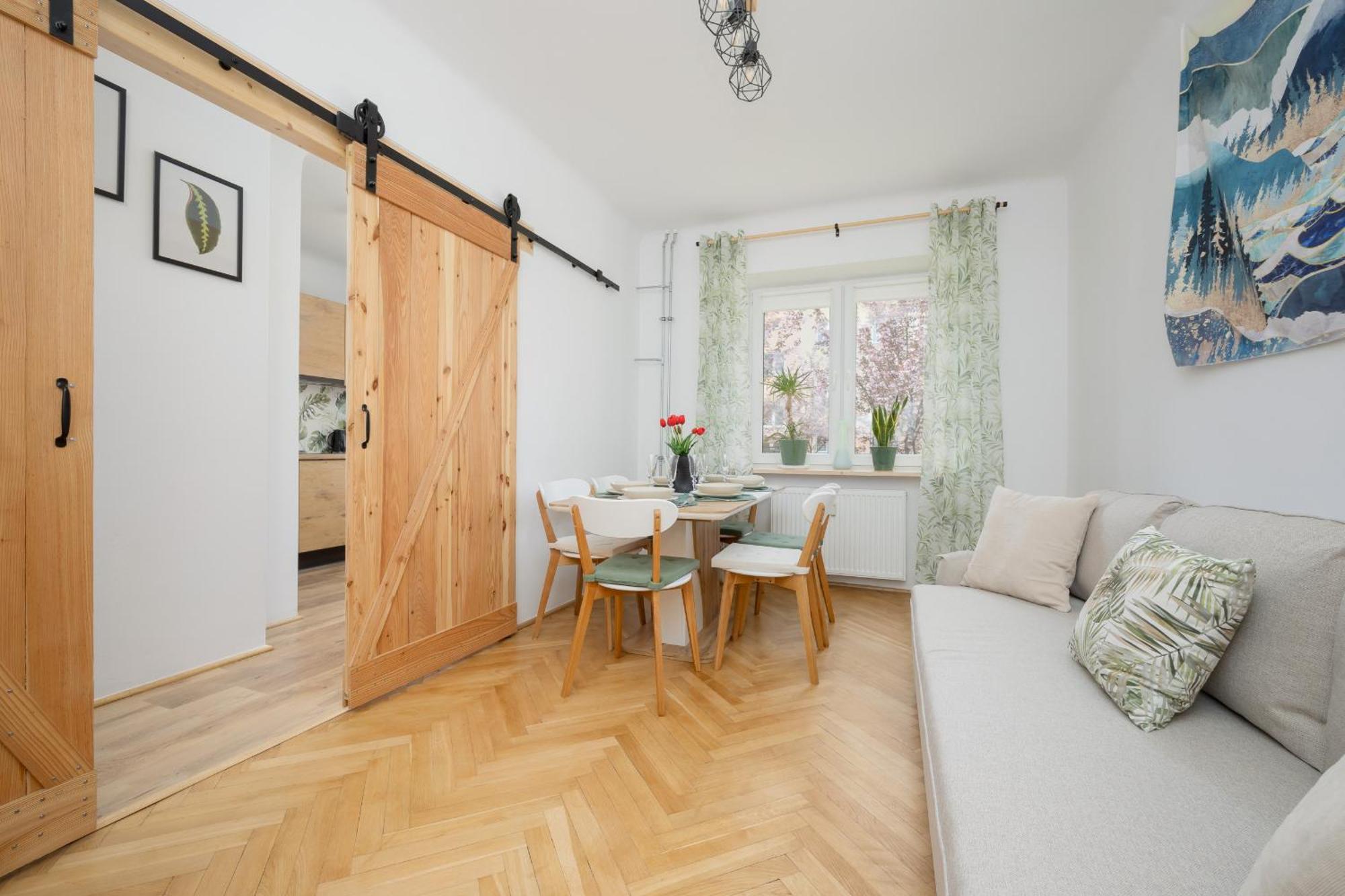 Spacious Apartment For 6 People Near The Old Town By Noclegi Renters Варшава Экстерьер фото